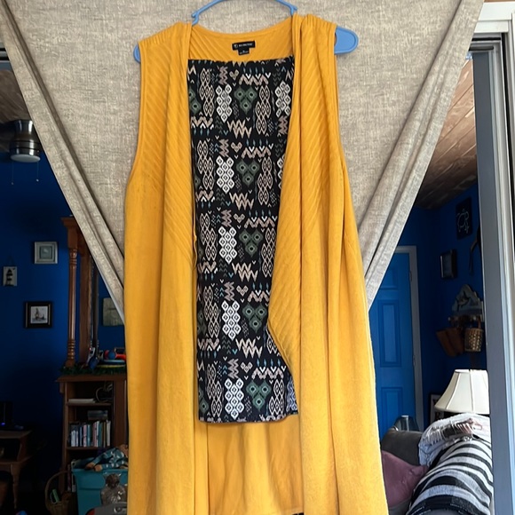 This is a two piece outfit pants are a med by MUDD and sweater dusters - Picture 1 of 4